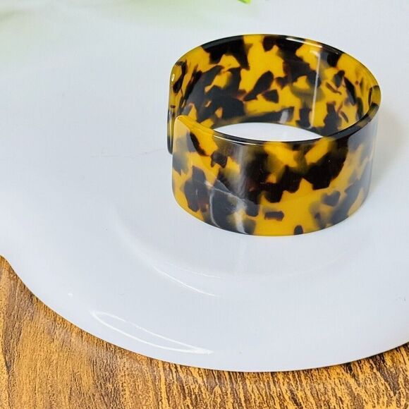 Vintage Thermoset Faux Tortoise Shell Wide Plastic Open Cuff Bracelet Small - Picture 4 of 6